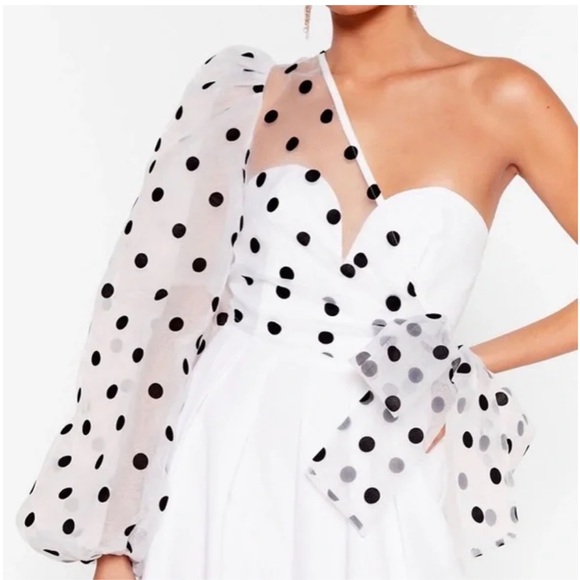 NWT - NASTY GAL WHITE JUMPSUIT w/ORGANZA SLEEVE - Picture 3 of 6